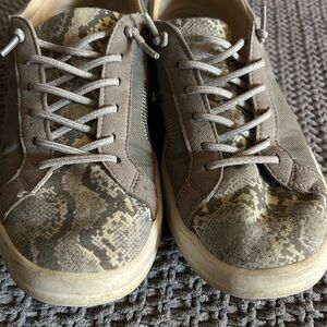 Neutral Snake-Print Casual Sneakers - gray and hints of pinkish